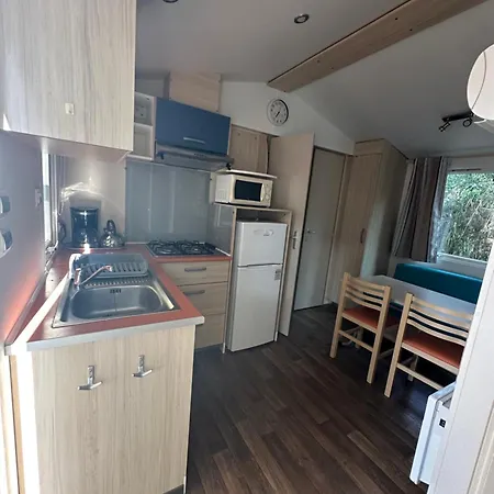 Mobil Home Climatise 2 Chambres Sous Les Pins * Torreilles