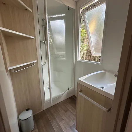 Kemp Mobil Home Climatise 2 Chambres Sous Les Pins Torreilles